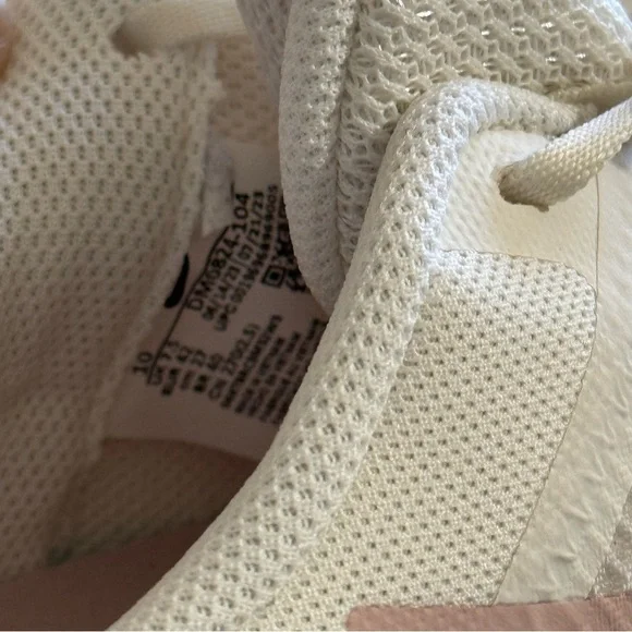 Nike MC Trainer 2 Womens Size 10 Shoes Beige Training Sneakers Gym NIB - Picture 6 of 8